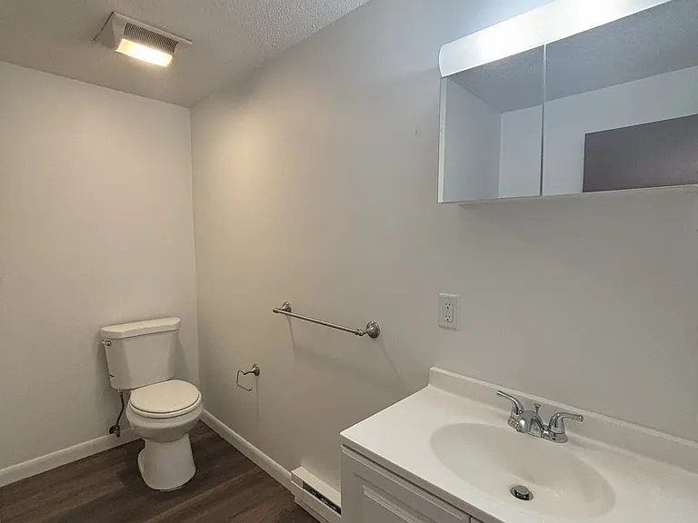 Governor Weare Apartments — Photo 7