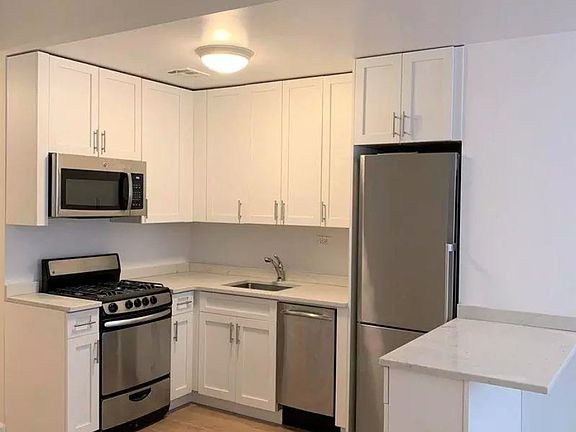 2nd image of 306 E 91st St APT 3F