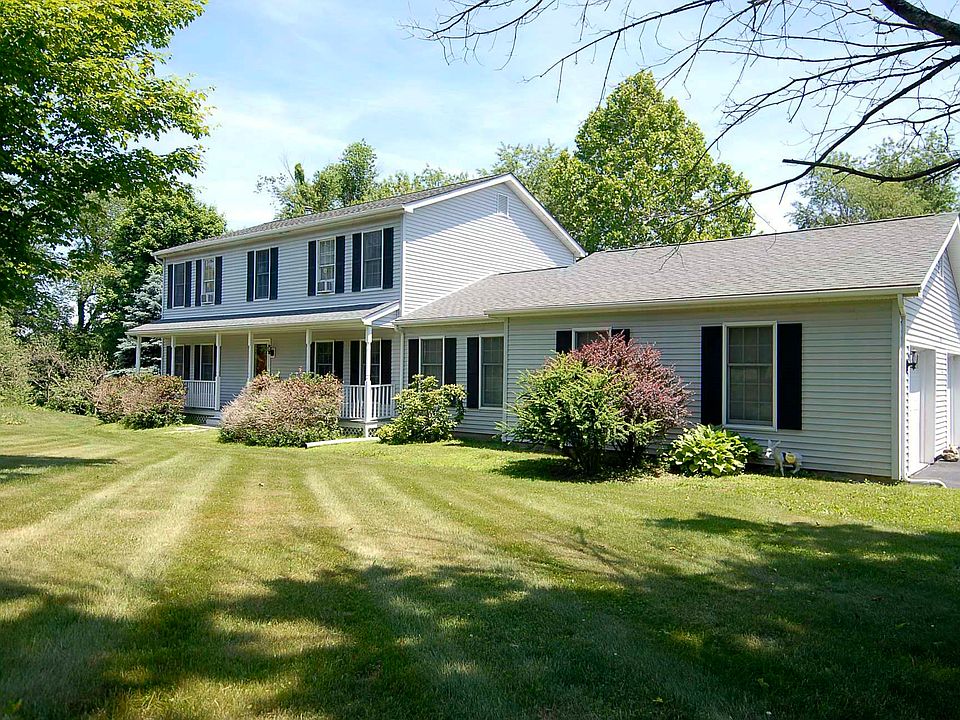 4 Bedroom Colonial Wappinger