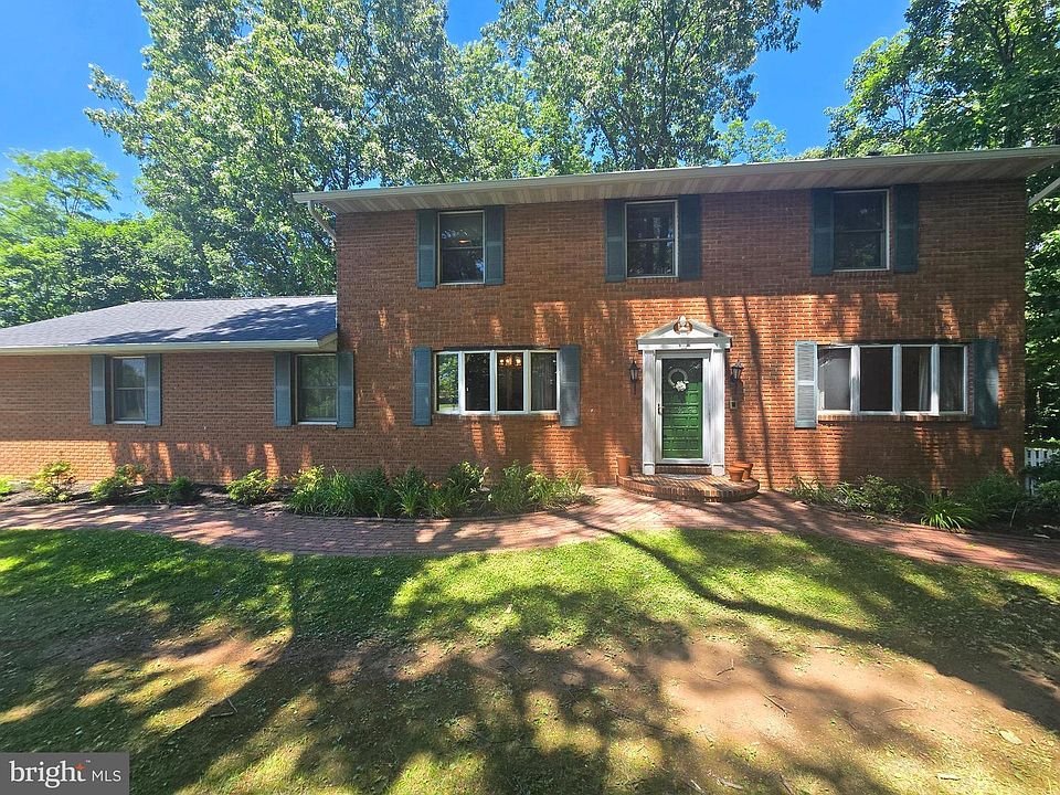 1st image of 6441 Woodbine Rd