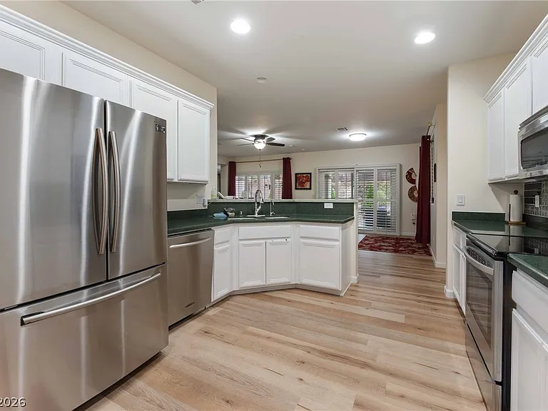 2565 Leighton Ave — Photo 13