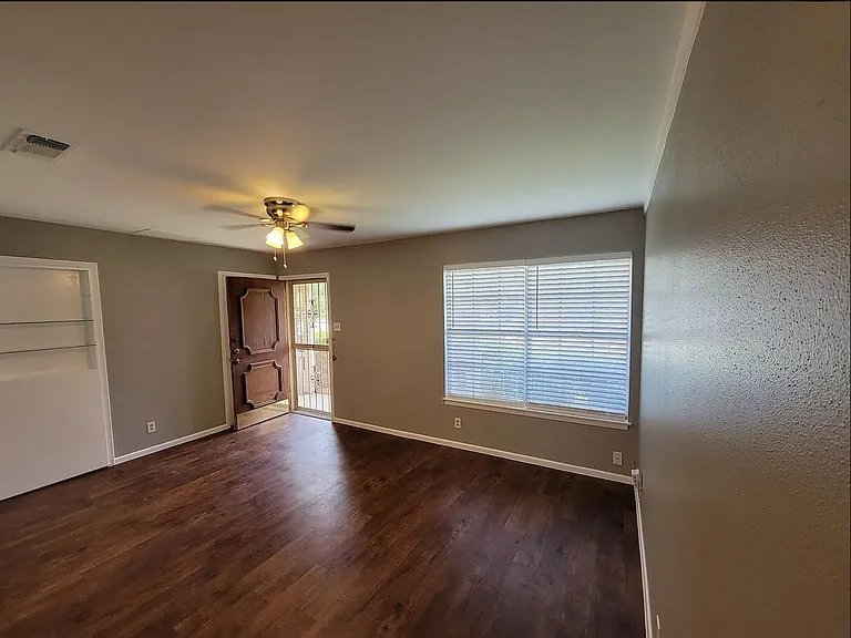 2447 Hiawatha St — Photo 5