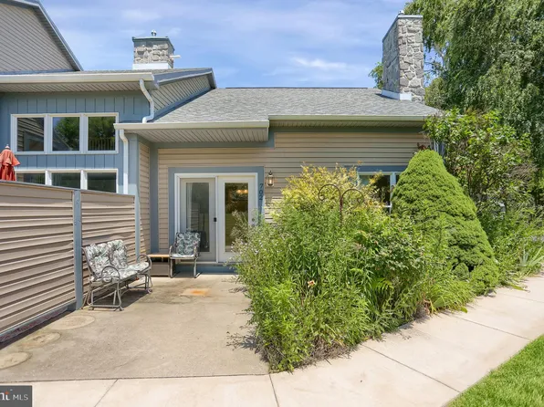 702 Tussey Ln, State College, PA 16801