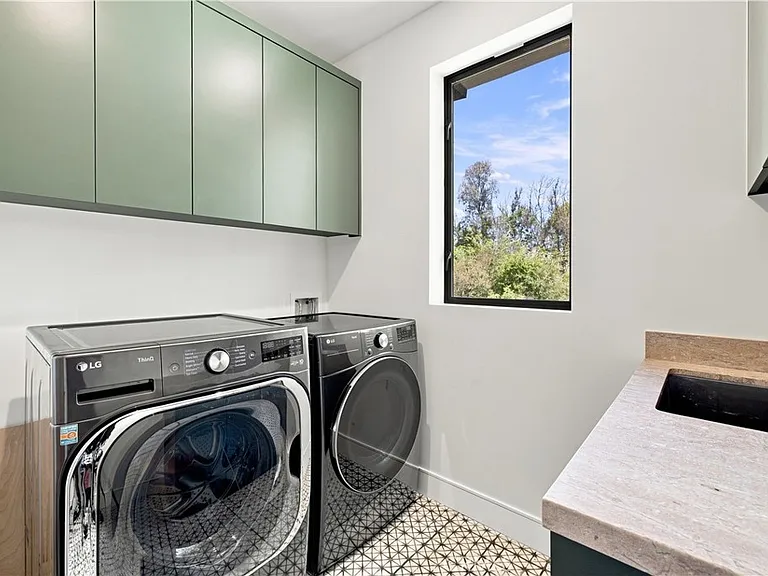 13944 Valleyheart Dr — Photo 27