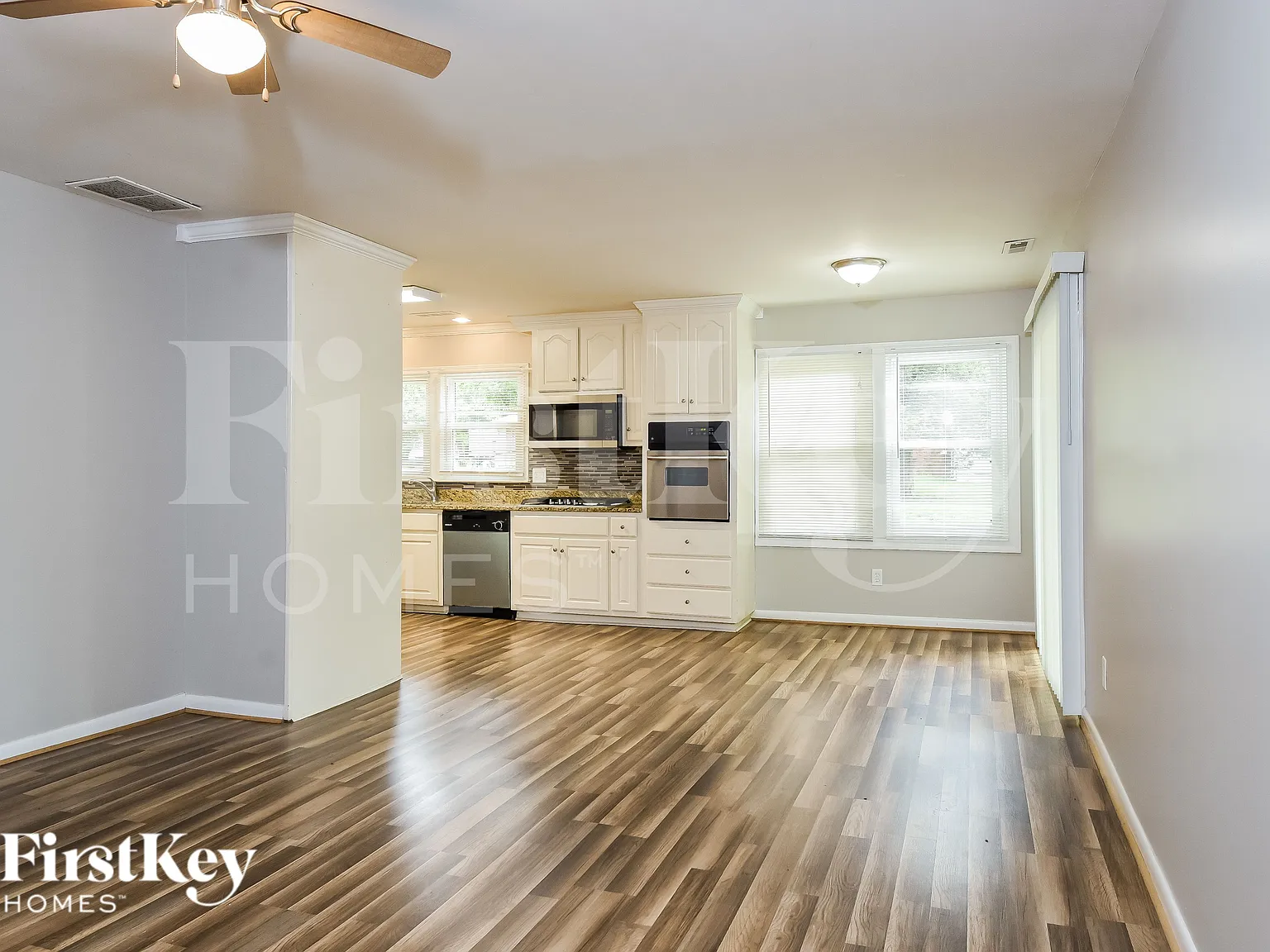 3 bed, 2.0 bath, 1596 sqft, $2,065 — Photo 3