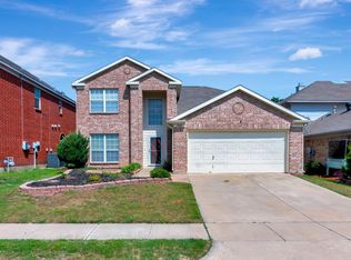 1040 Cottonbelt Dr, Saginaw, TX 76131