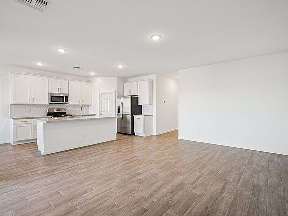 North Copper Canyon - Iris Interior Image 3