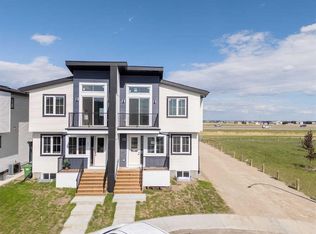 196 SW Saddlelake Mnr NE, Calgary, AB T3J2L5