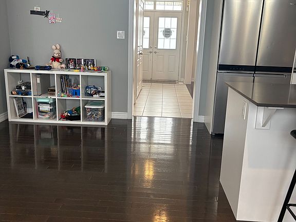 2nd image of 209 Barons St