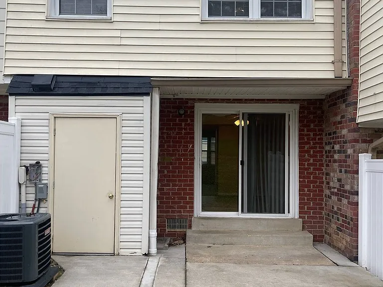 Longview — Photo 168