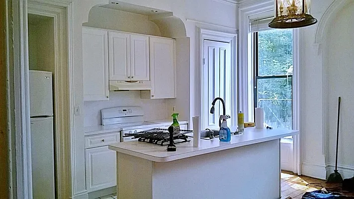 Rented by Voro, LLC | media 24