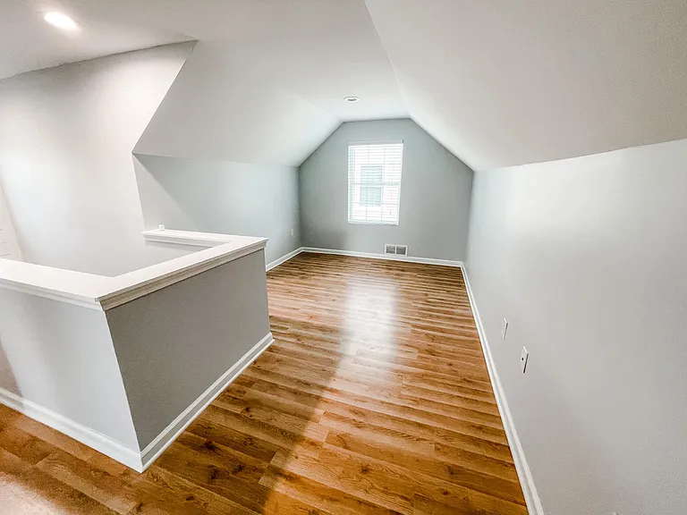 426 Hillcrest Ave — Photo 12