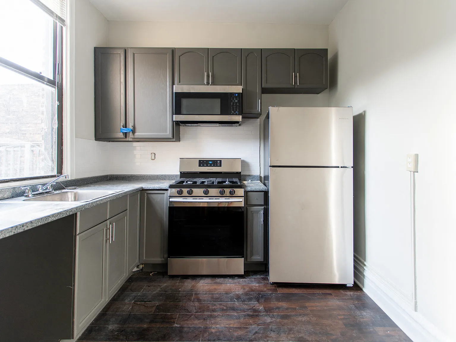 3925-27 N Lincoln Ave — Photo 4