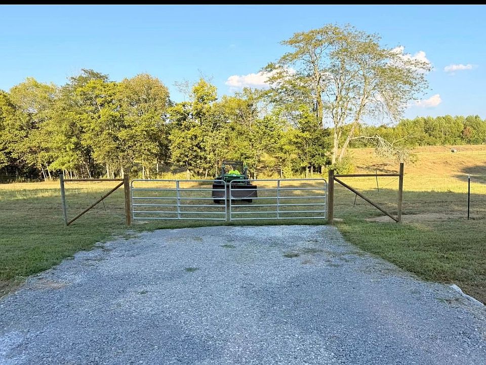 2nd image of 3225 Old Metropolis Rd