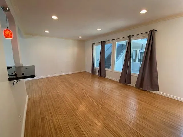 2 bed, 700 sqft, $2,795 — Photo 4