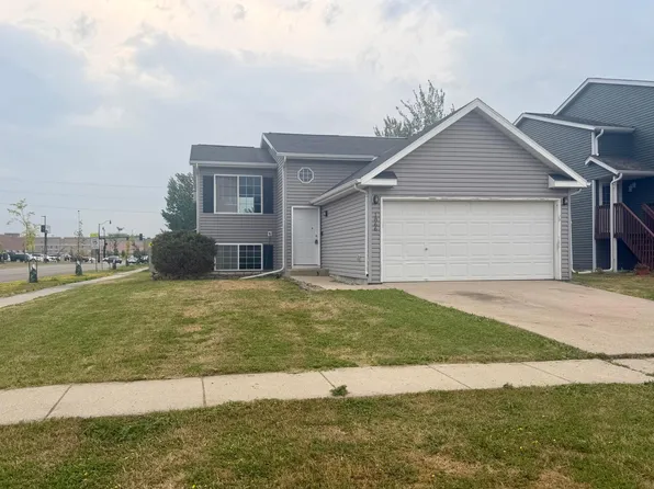1866 12th St E, West Fargo, ND 58078