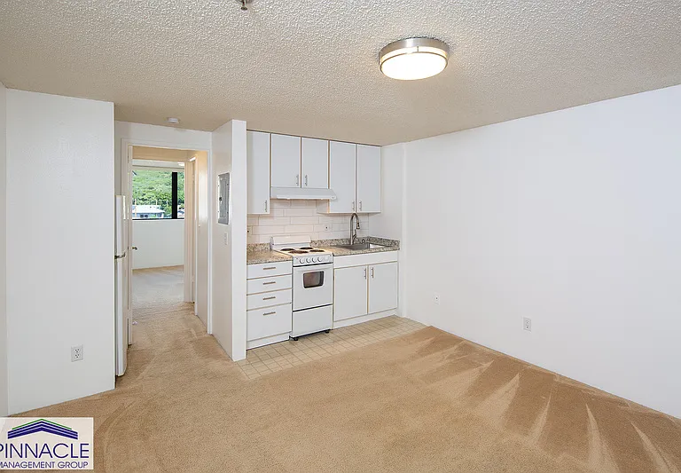 2860 Waialae Ave #302 — Photo 2