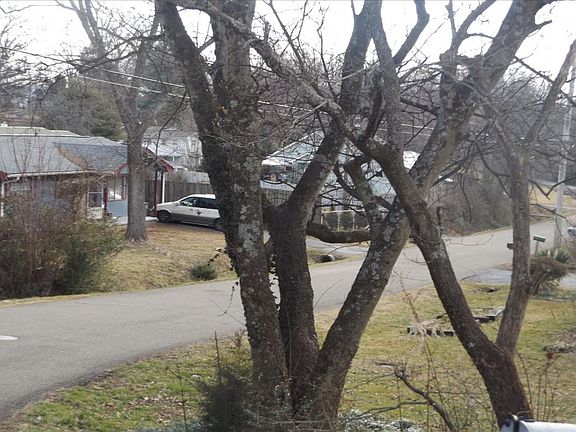 5th image of 2217 Bernhurst Dr
