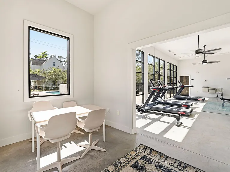 1824 Greentree Ln — Photo 38