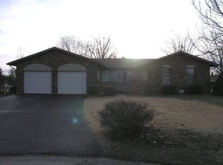 100 Adams Dr, Waterloo, IL 62298