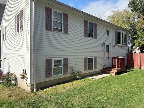 102 Vestal St, Fall River, MA 02720
