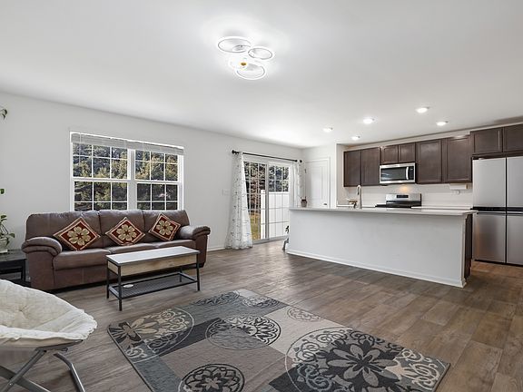 3rd image of 2051 Canyon Creek Ct