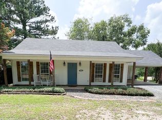 235 Rolleigh Rd E, Calhoun, LA 71225