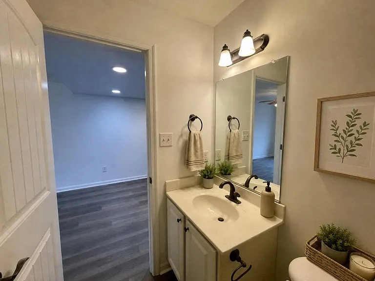 111 Old Tavern Cir #1 — Photo 9