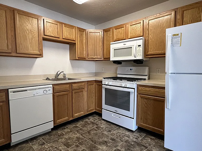 Buttonwood Gardens Apartments — Photo 27