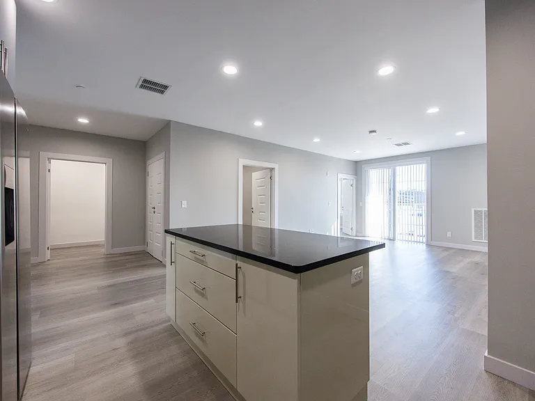 Taj Estates of Franklin — Photo 10