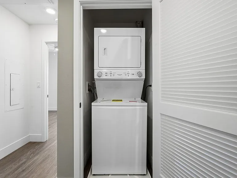 Cierra Apartments — Photo 81