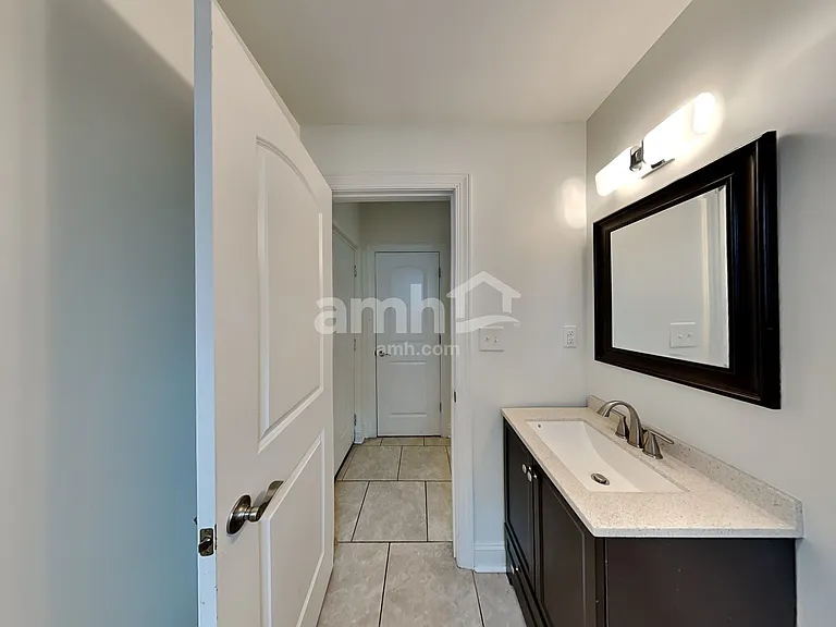 5823 Parkstone Dr — Photo 8