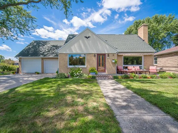 1157 Parkview DRIVE, Kewaskum, WI 53040