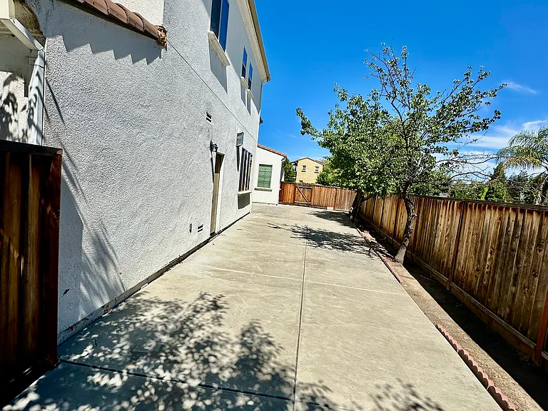 683 Castle Haven Dr — Photo 18