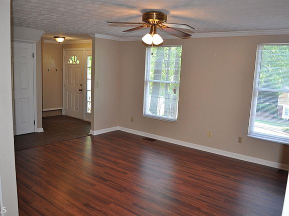 3rd image of 1450 Taylor Oaks Dr