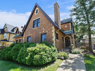 427 Du Page St, Elgin, IL 60120