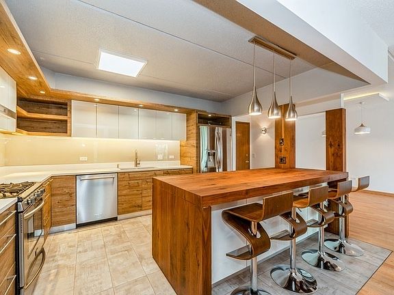 2nd image of 1325 Perry St APT 501