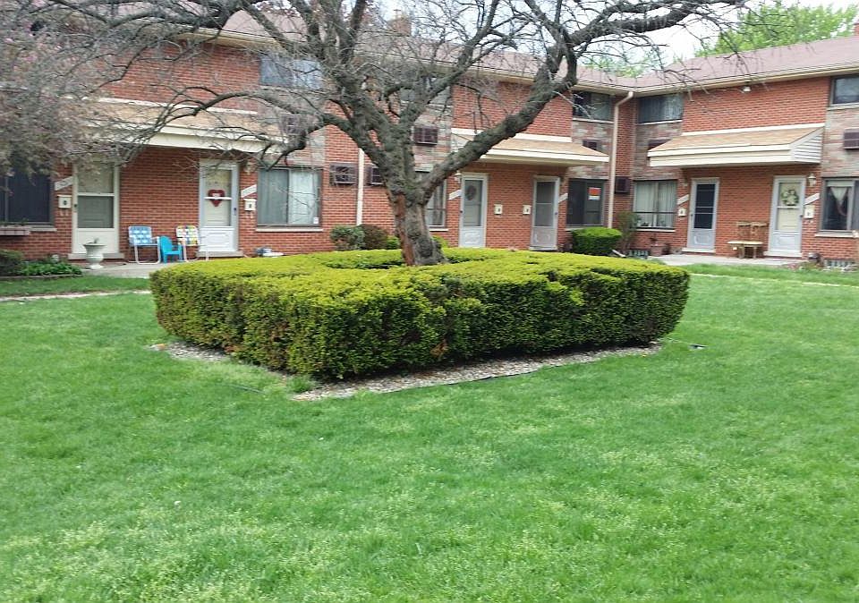 2nd image of 29268 Tessmer Ct #1