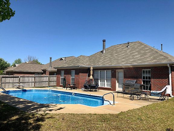 4th image of 1418 Hallwood Ln
