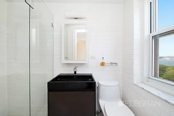 Sold by (Legacy) Elegran | media 8