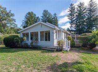 56 Lawndale Dr, Warwick, RI 02818