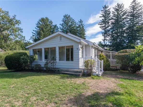 56 Lawndale Dr, Warwick, RI 02818