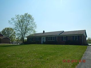 15 Nola Ln, Newark, DE 19702