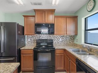 4645 Manica Dr, Tavares, FL 32778