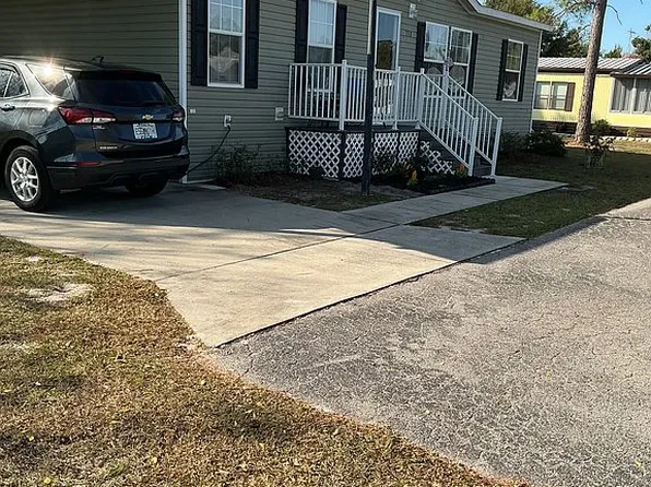 712 South Dr, Wildwood, FL 34785