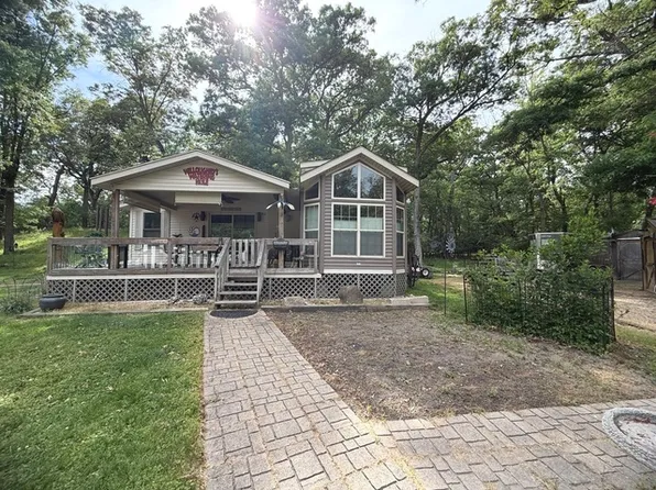 2-18 Woodhaven Dr E, Sublette, IL 61367