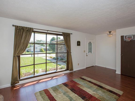 5th image of 6367 Robert E Lee Dr