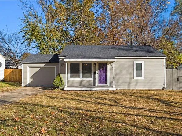 121 Spring Valley, Bonner Springs, KS 66012