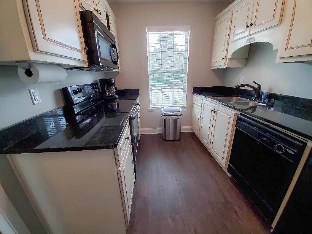 3 bed, 1750 sqft, $1,650 — Photo 4