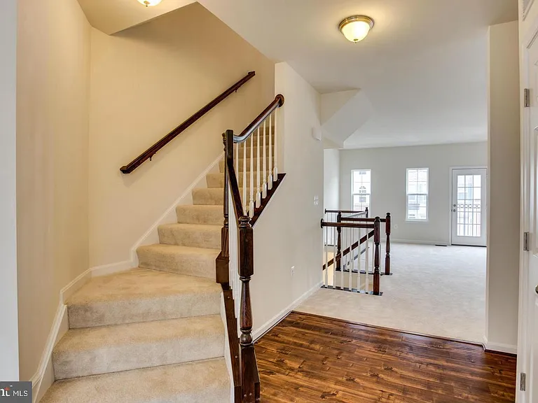 9029 Christina Pl — Photo 15